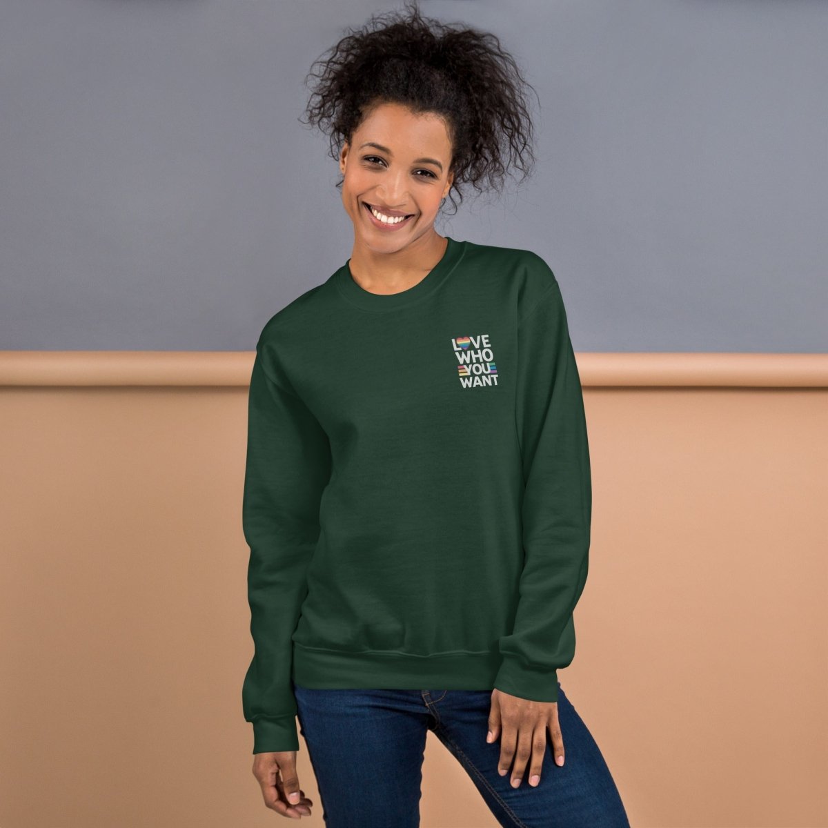 Unisex Sweatshirt "Love who you want" - Black Ursus | Urban Streetwear