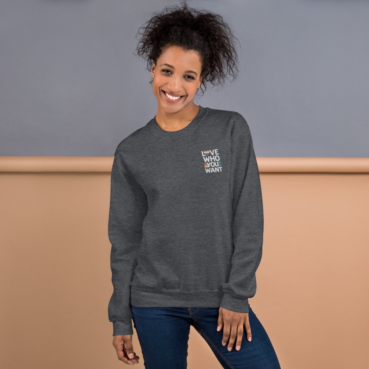 Unisex Sweatshirt "Love who you want" - Black Ursus | Urban Streetwear