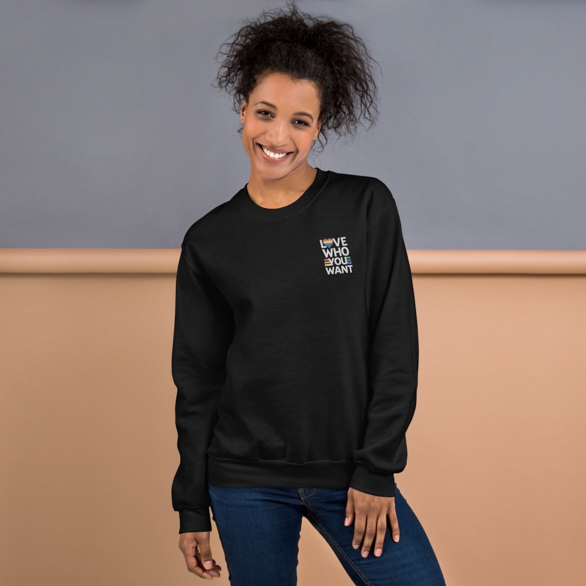 Unisex Sweatshirt "Love who you want" - Black Ursus | Urban Streetwear