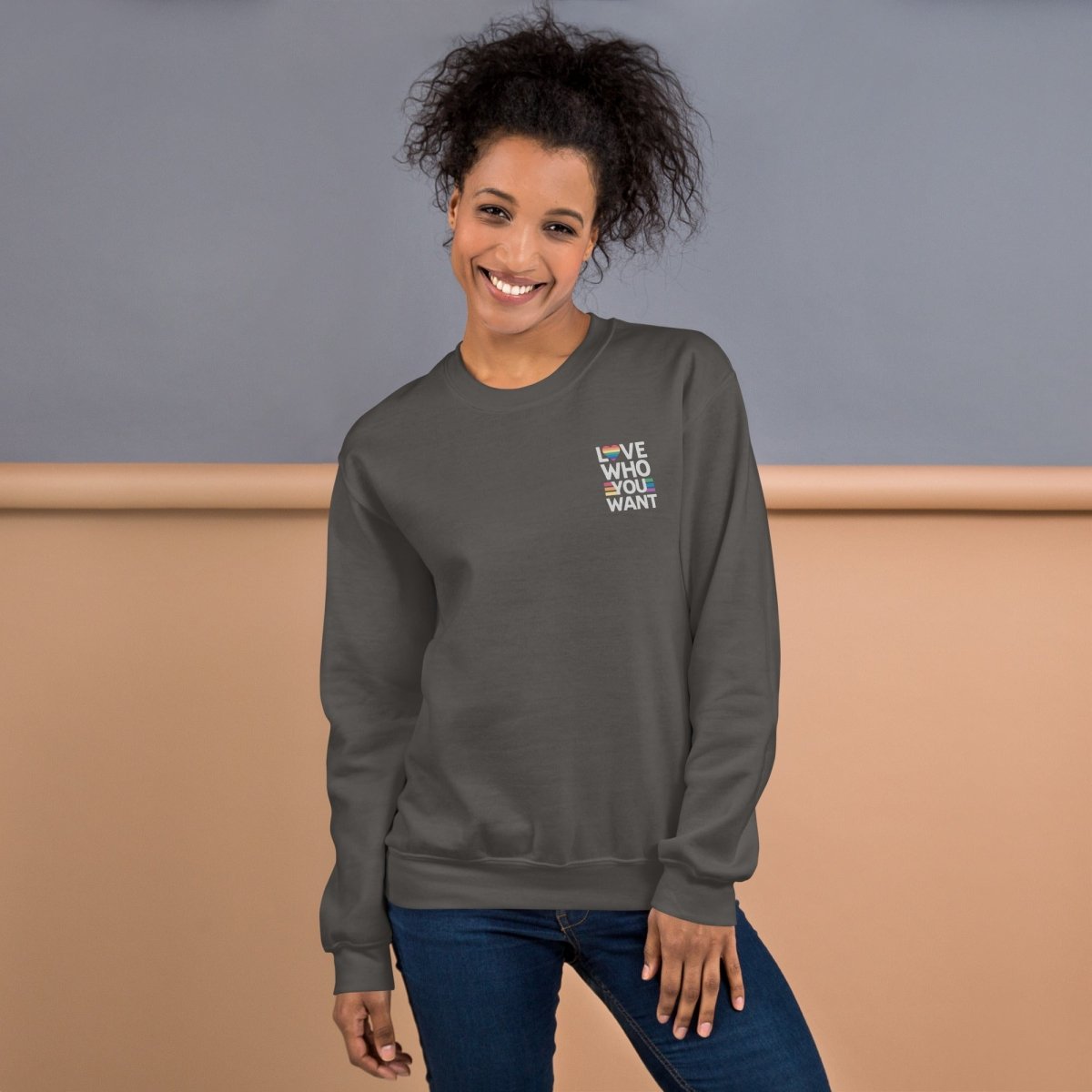 Unisex Sweatshirt "Love who you want" - Black Ursus | Urban Streetwear