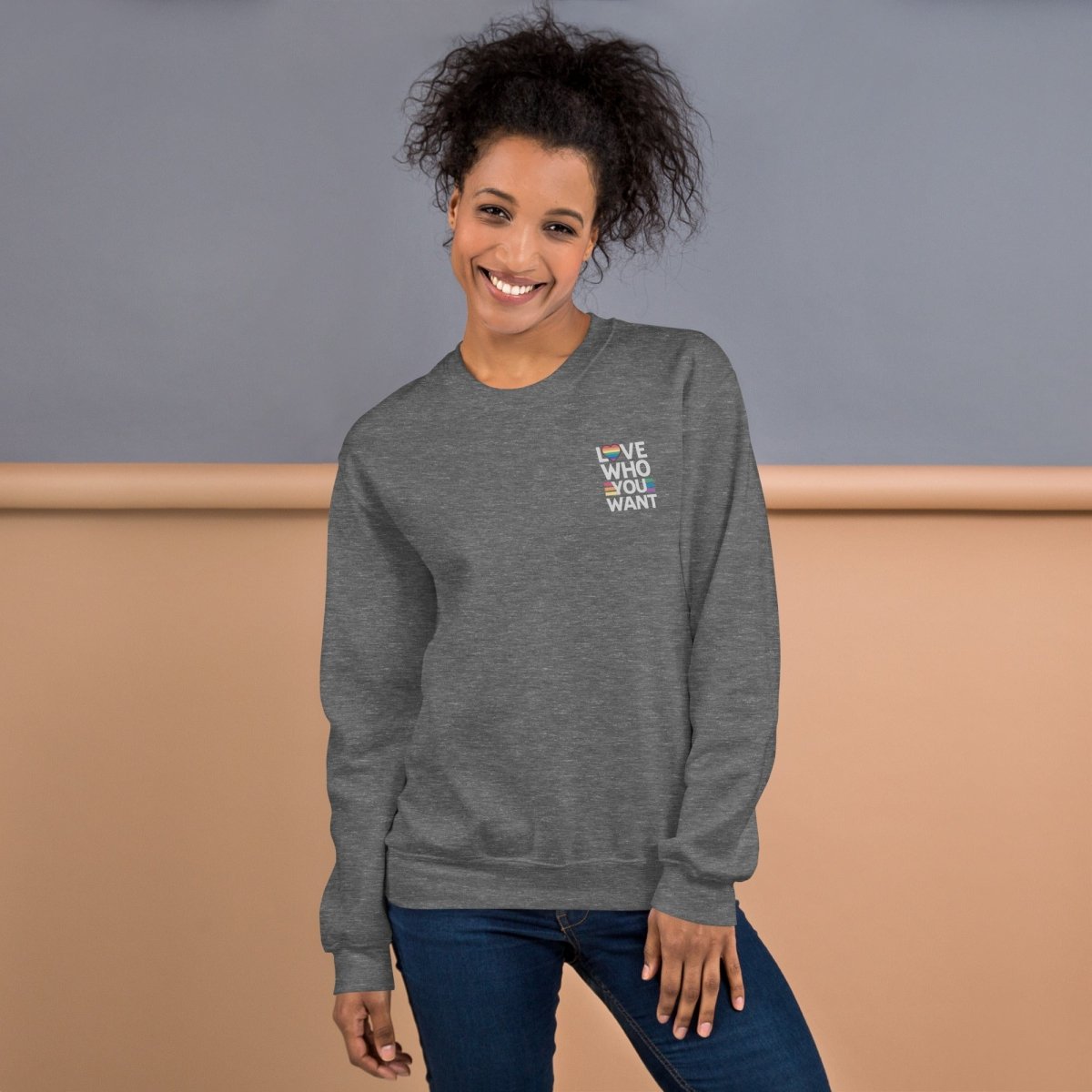 Unisex Sweatshirt "Love who you want" - Black Ursus | Urban Streetwear
