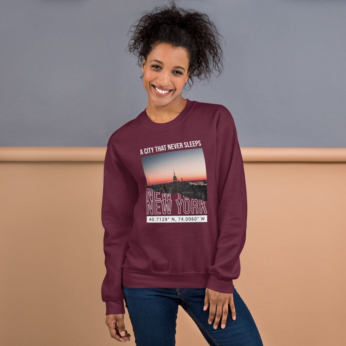 Unisex Sweatshirt "Never Sleeps" - Black Ursus | Urban Streetwear