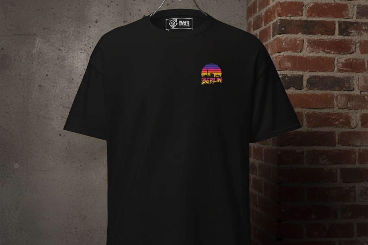 Unisex T-Shirt "Berlin" - Streetwear - size_range | Black Ursus